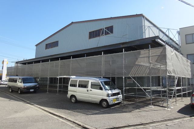 金沢増泉貸倉庫は現在、改修工事中です