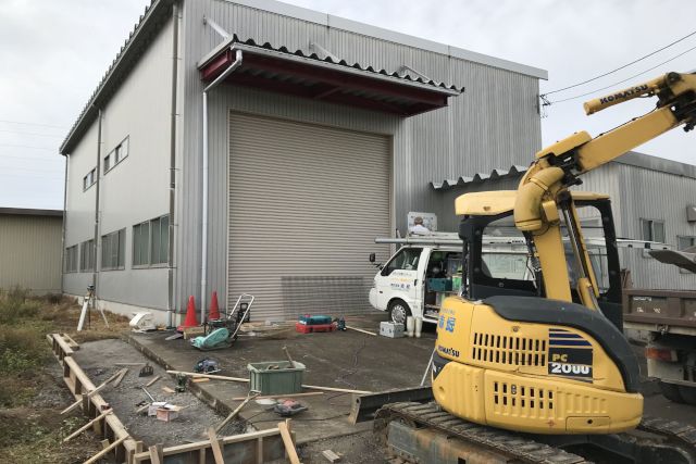 福井県鯖江市にございます鯖江当田岩並工場では、現在改修工事が行われています。