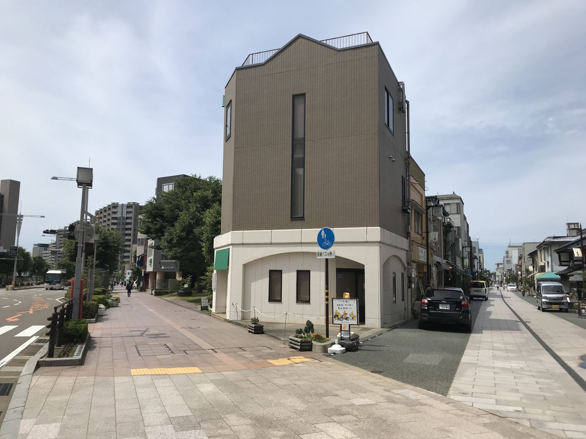 石川県金沢市安江町