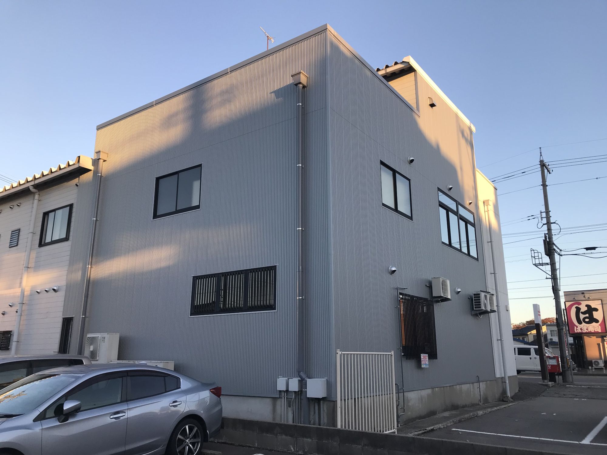 石川県金沢市御影町ＭＩビルの外壁一部更新工事が完了しました。