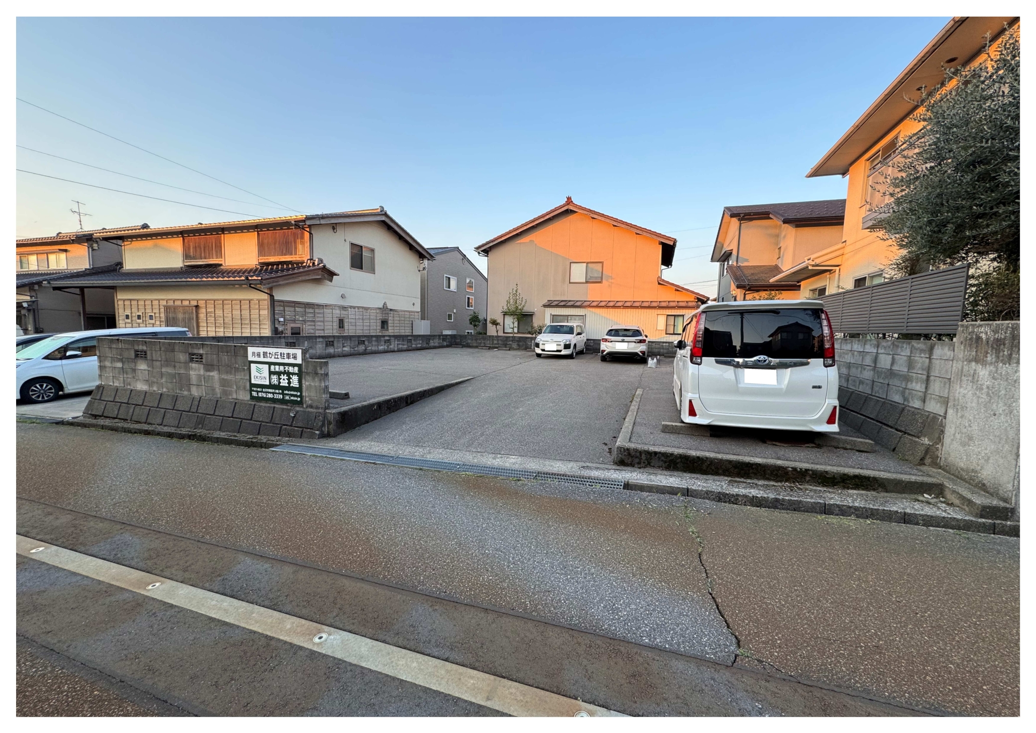 【月極 鶴が丘駐車場】に空き予定が出ました。